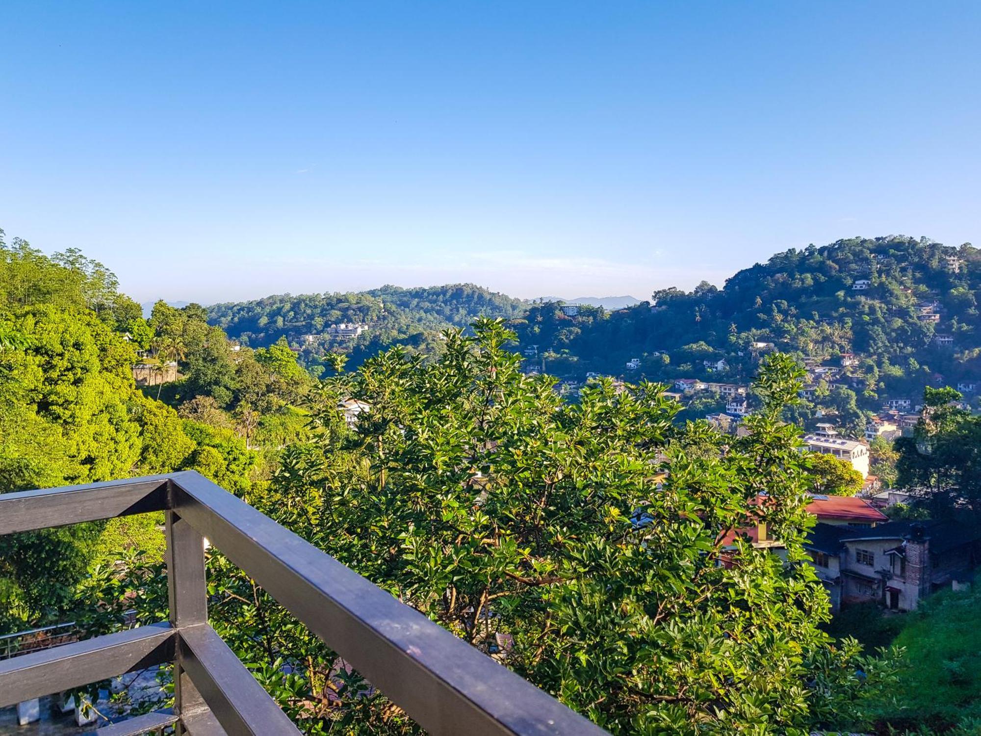 Hotel Lush Breeze Kandy Exterior foto