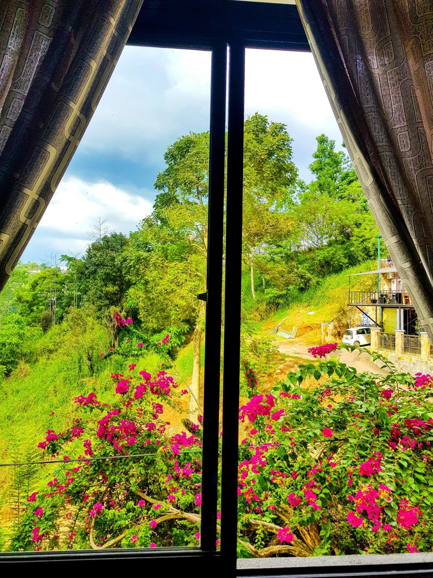 Hotel Lush Breeze Kandy Exterior foto