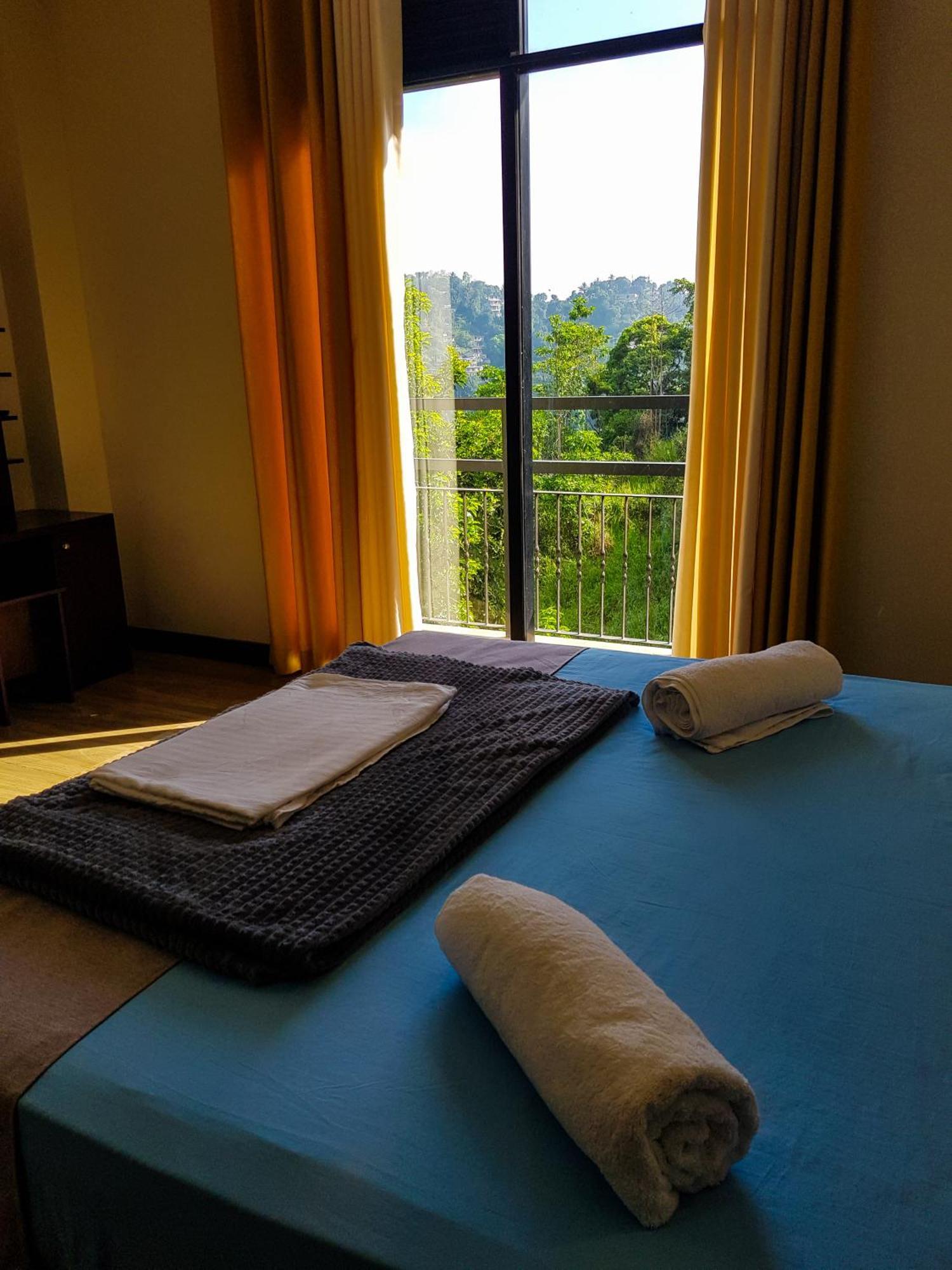 Hotel Lush Breeze Kandy Exterior foto